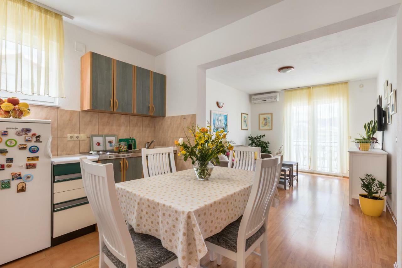 Apartments Rogulj トロギール エクステリア 写真