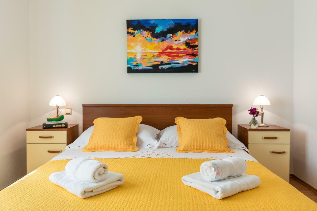 Apartments Rogulj トロギール エクステリア 写真