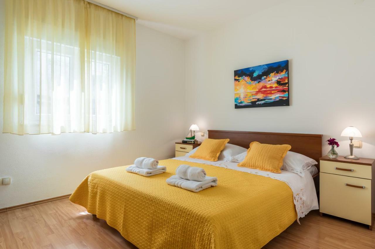 Apartments Rogulj トロギール エクステリア 写真